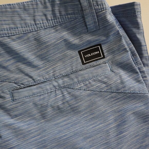 Volcom Men’s Shorts - Picture 8 of 8